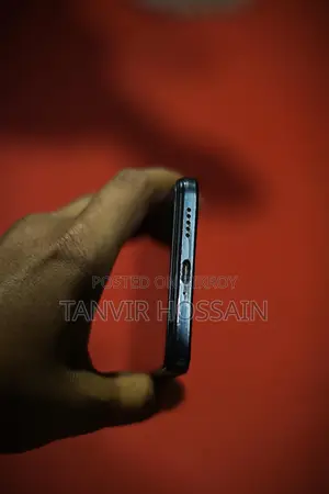 Vivo V27e . (Used)