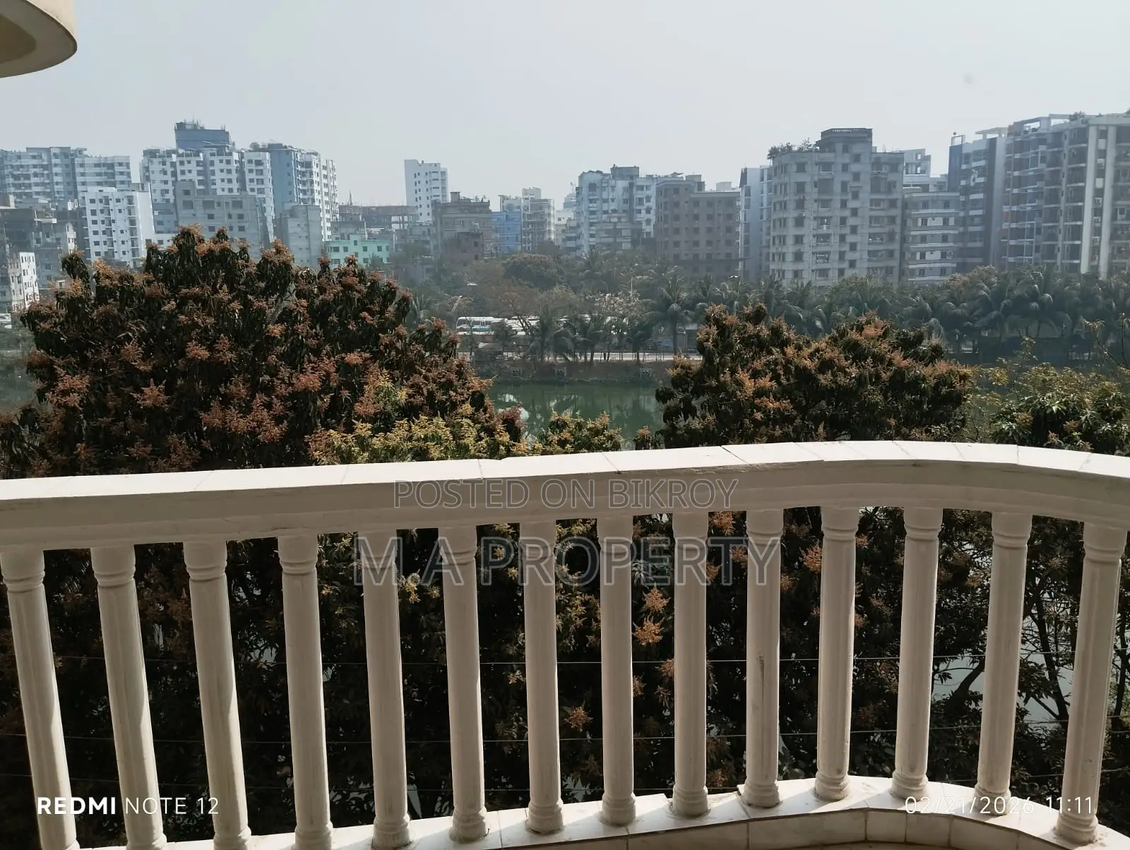 GOOD QUALITY LAKE VIEW FLAT RENT IN GULSHAN 2