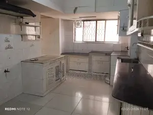 GOOD QUALITY LAKE VIEW FLAT RENT IN GULSHAN 2