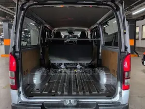 Toyota Hiace DX 2021