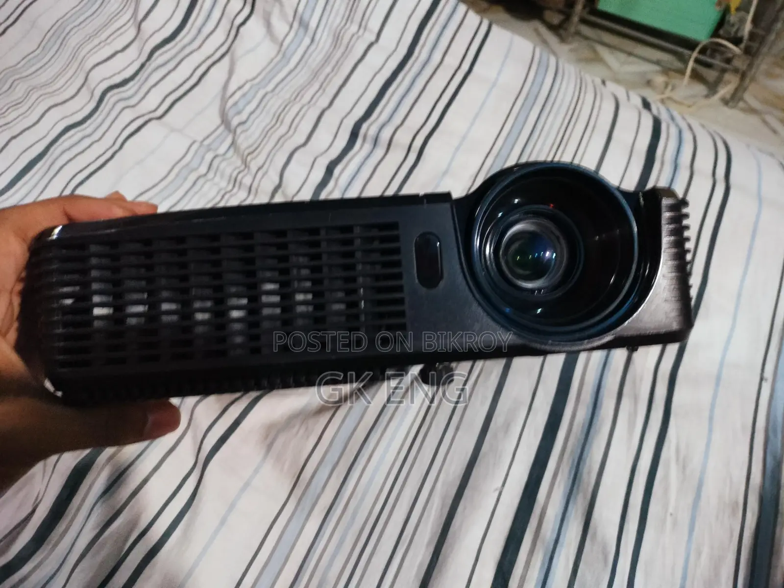 Optoma ES550 DLP Projector 300"