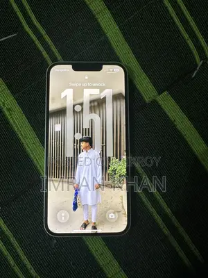 Apple iPhone 13 . (Used)