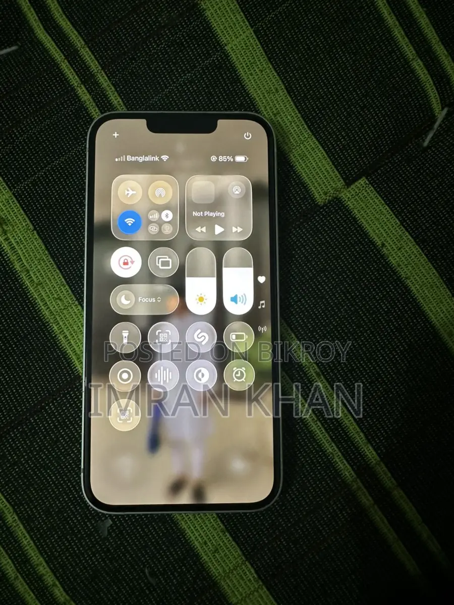 Apple iPhone 13 . (Used)
