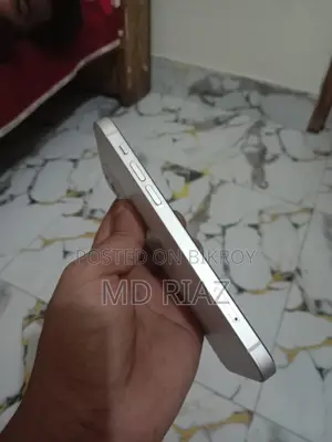 Apple iPhone 12 (Used)