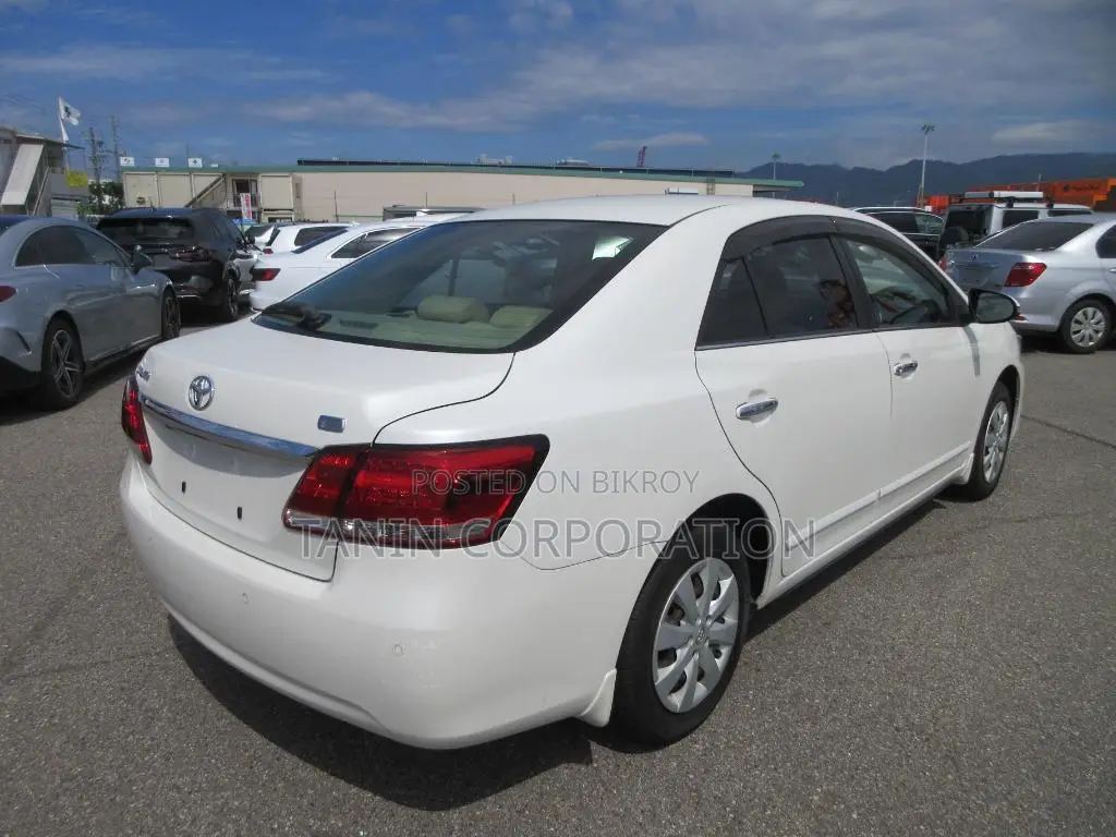 Toyota Premio F-EX 4.5 2020