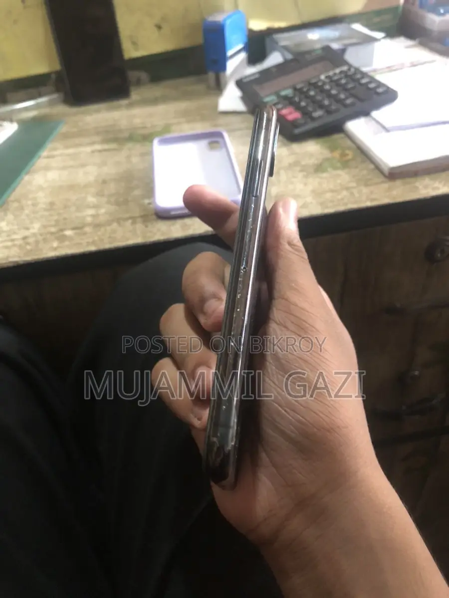Apple iPhone X (Used)