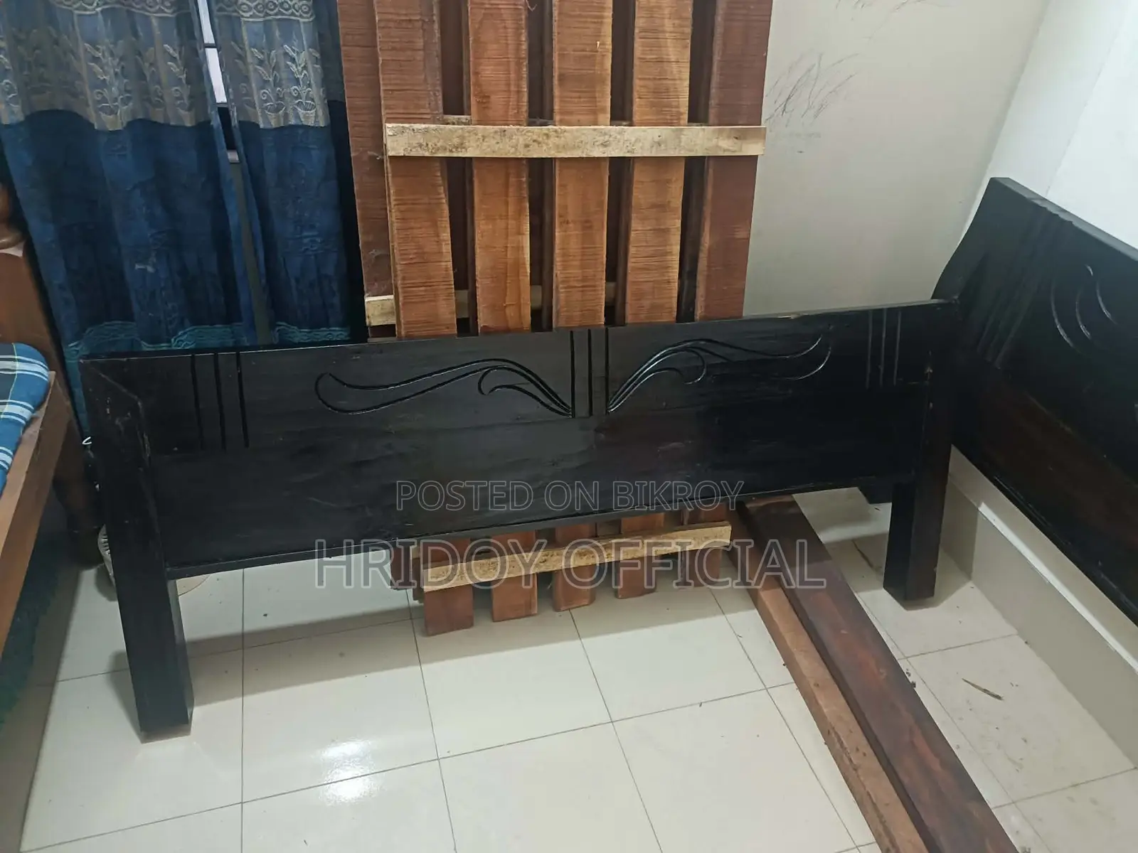 Bed Like New, High Quality and Sturdy, 5/7 Feet Bed for Sale