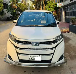 Toyota Noah 2.0 FWD (8 Seater) 2017 White