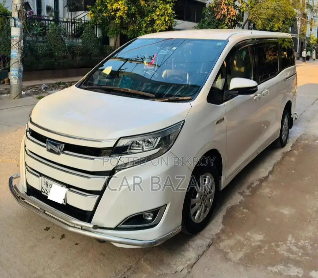 Toyota Noah 2.0 FWD (8 Seater) 2017 White