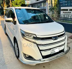 Toyota Noah 2.0 FWD (8 Seater) 2017 White