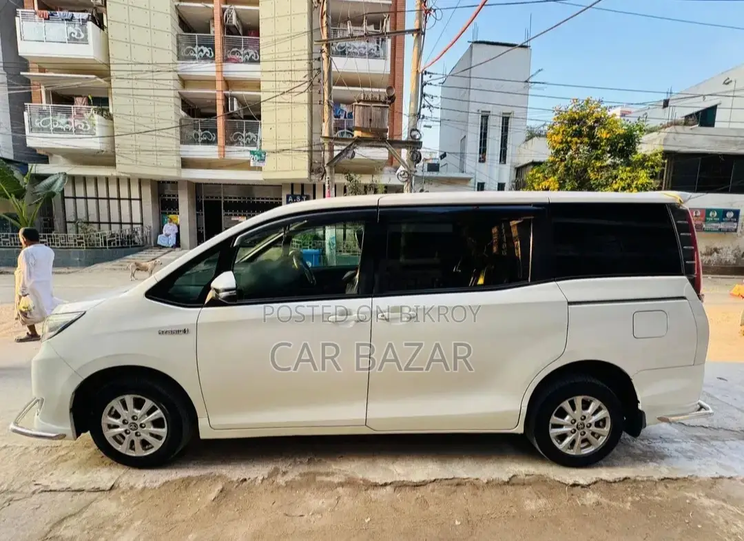 Toyota Noah 2.0 FWD (8 Seater) 2017 White