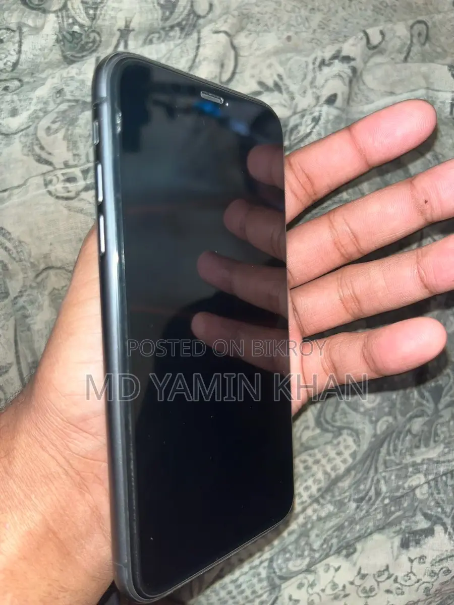 Apple iPhone 11 (Used)