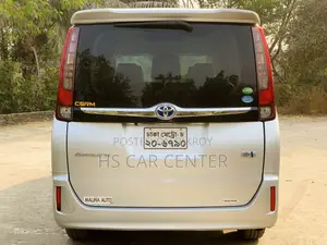 Toyota Esquire Gi Push Start 2017
