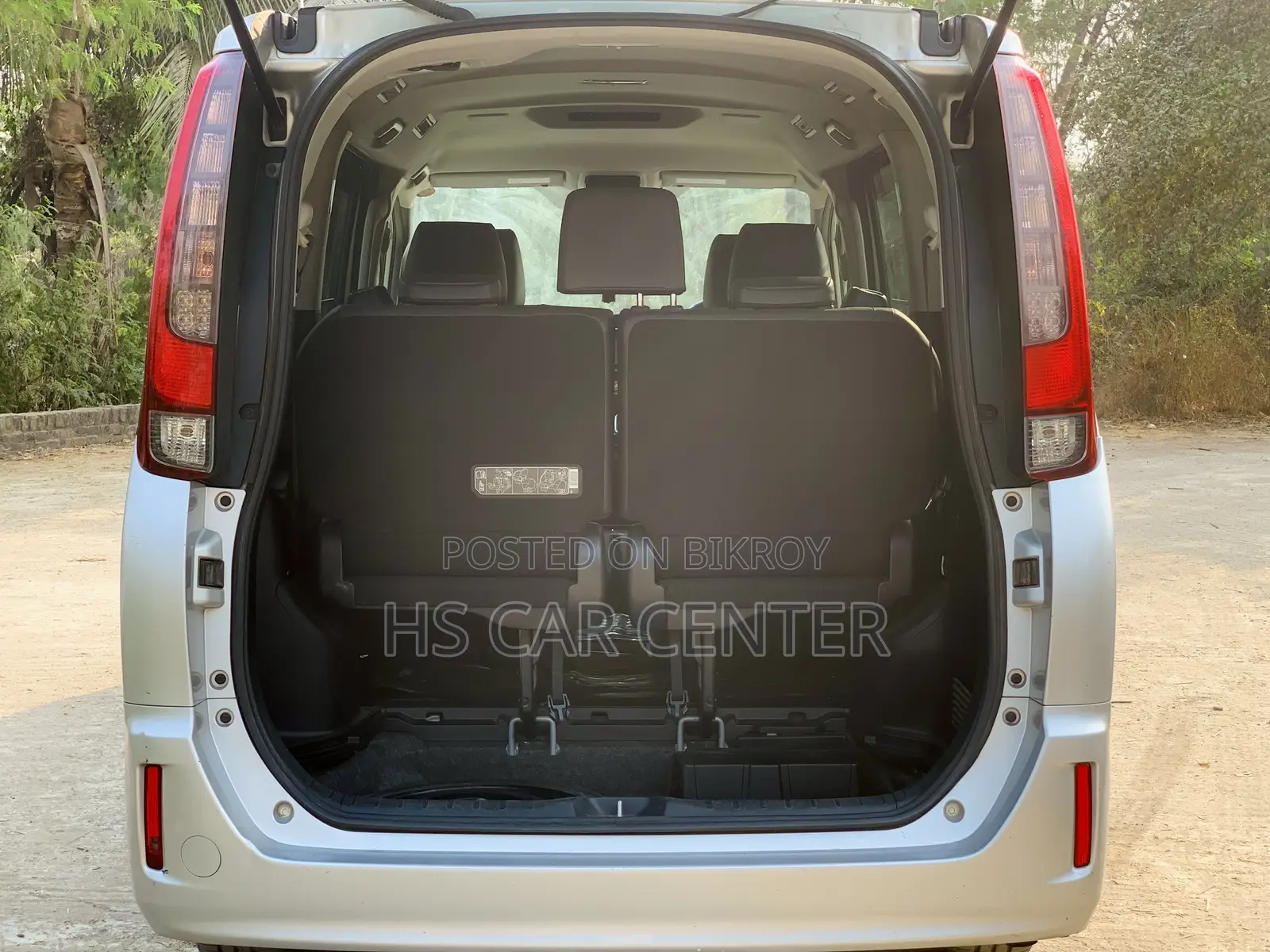 Toyota Esquire Gi Push Start 2017