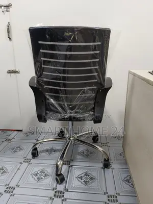 Modern Breathable Office Chair – Smart Design for Comfort