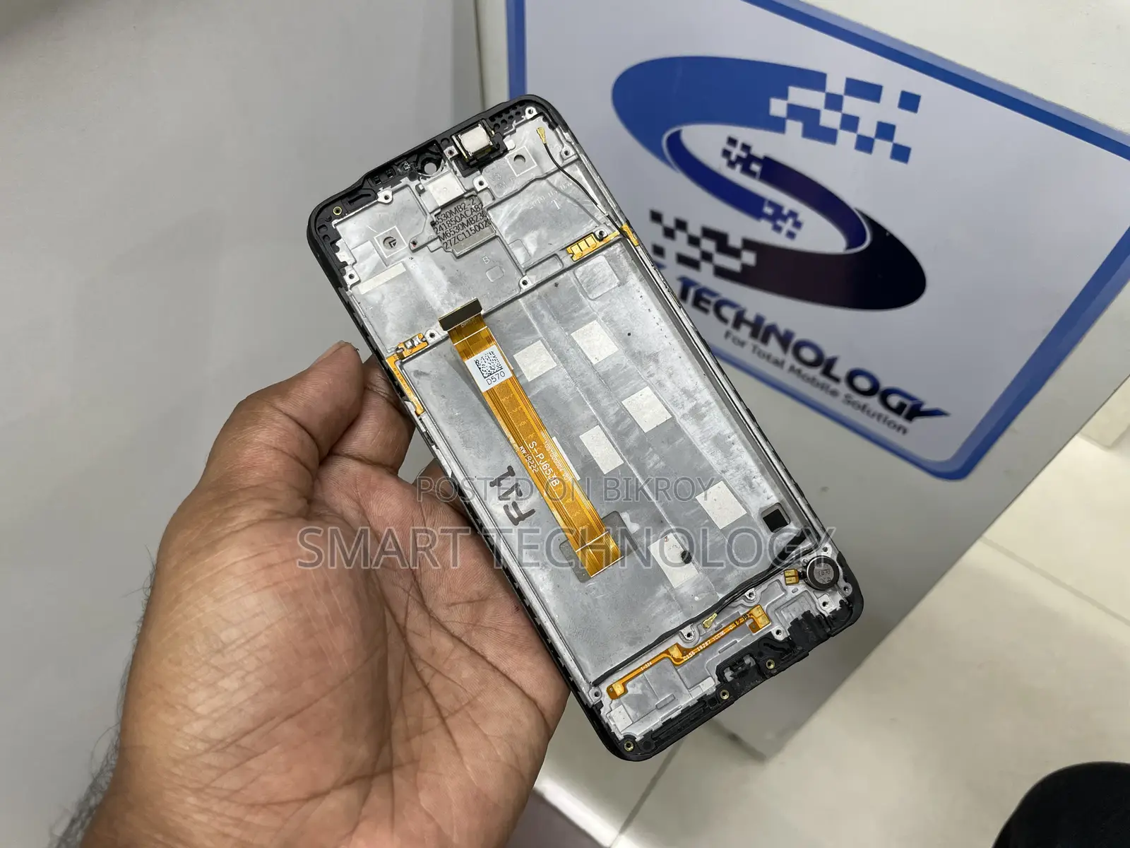 OPPO F11 Original Display With Frame / Middle Part