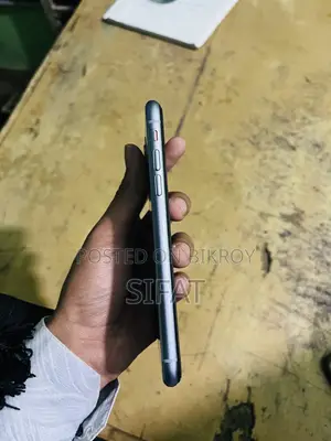 Apple iPhone 11 (Used)