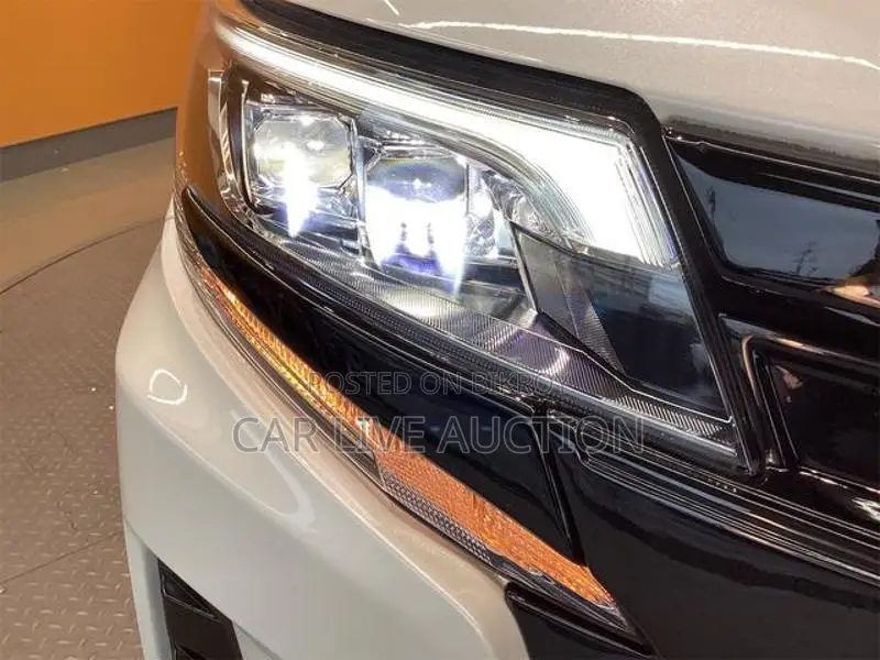 Toyota Noah Hybrid SI WXB 2021