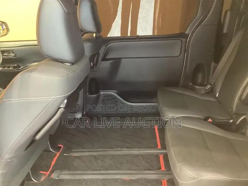 Toyota Noah Hybrid SI WXB 2021