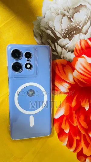 মটোরোলা এজ ৫০ প্রো ৮/২৫৬ (ব্যবহৃত)