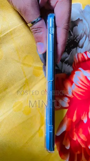 মটোরোলা এজ ৫০ প্রো ৮/২৫৬ (ব্যবহৃত)