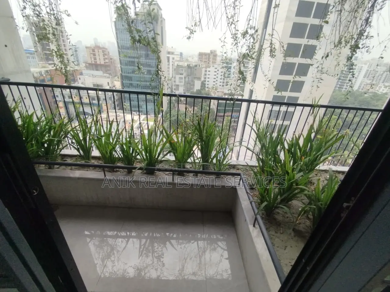 New Modern 4 Bedroom Un Farnised Flat Rent At Gulshan 2