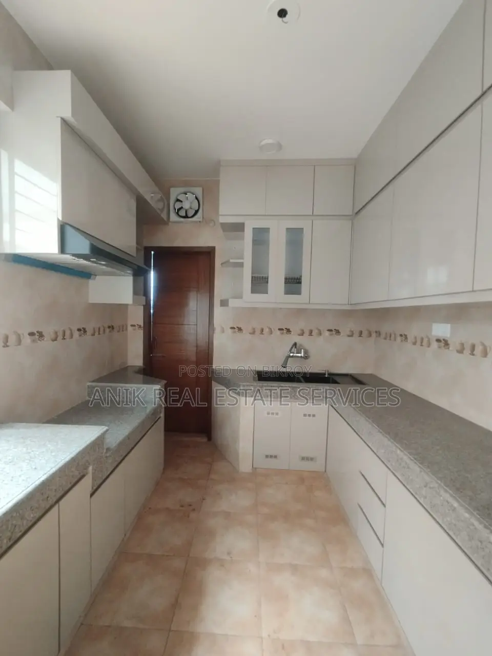 New Modern 4 Bedroom Un Farnised Flat Rent At Gulshan 2