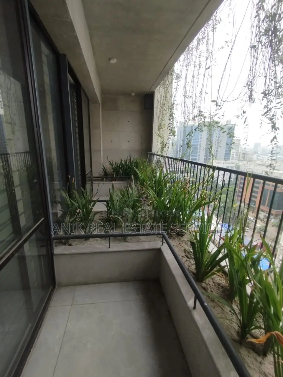 New Modern 4 Bedroom Un Farnised Flat Rent At Gulshan 2
