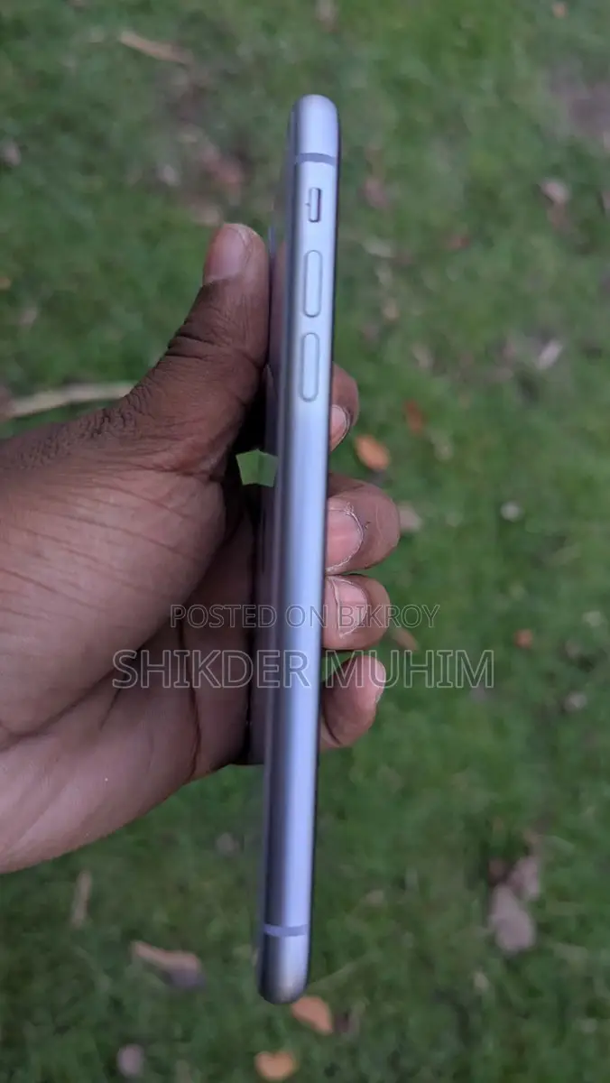 Apple iPhone 11 (Used)