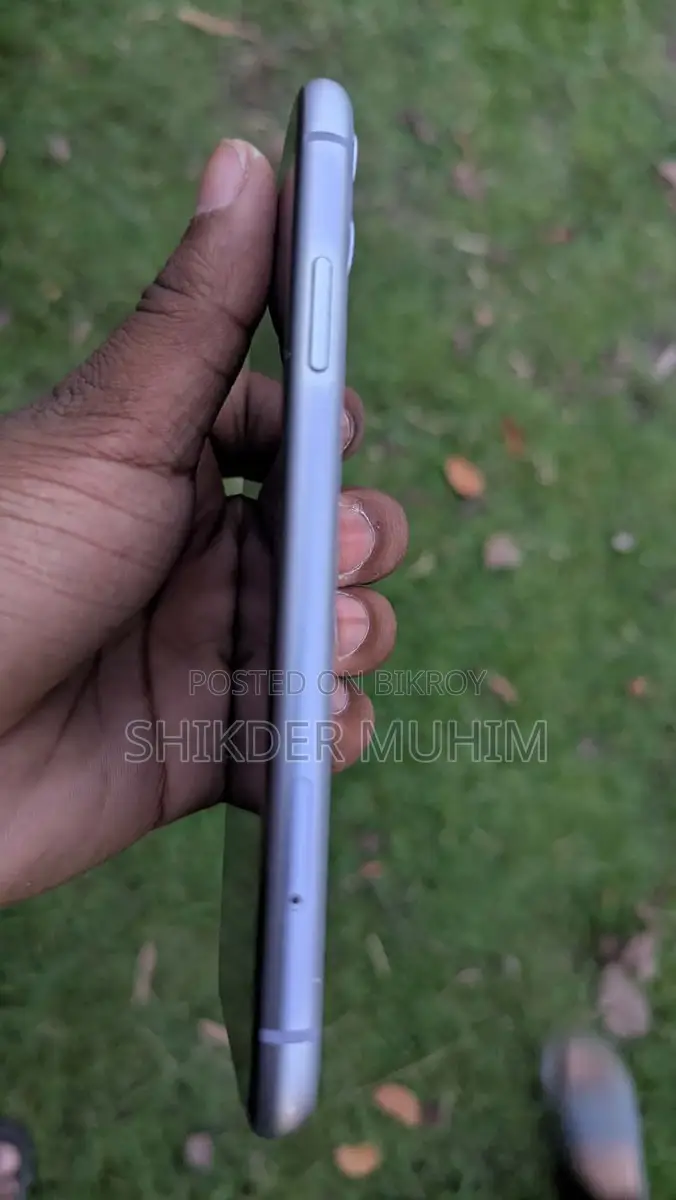Apple iPhone 11 (Used)