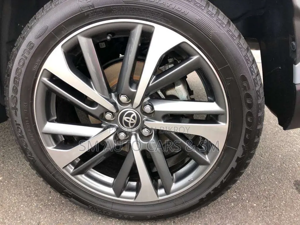 Toyota Corolla Cross Z Nardo Grey 2021
