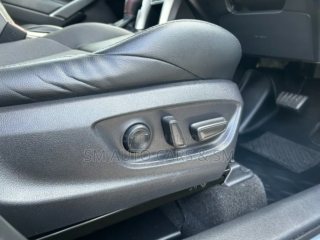 Toyota Corolla Cross Z Nardo Grey 2021