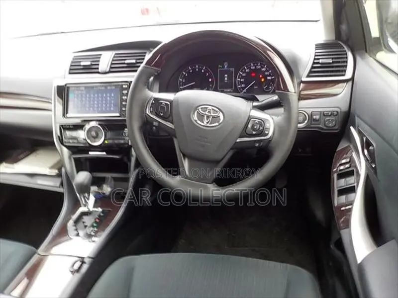 Toyota Premio 2020