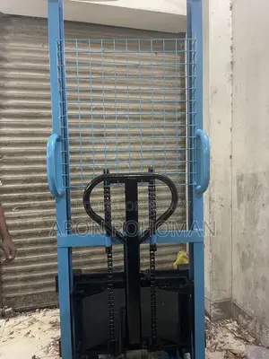 Manual Hydraulic Stacker
