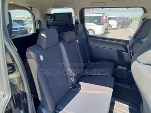 Toyota Noah Non Hybrid{X} 2020