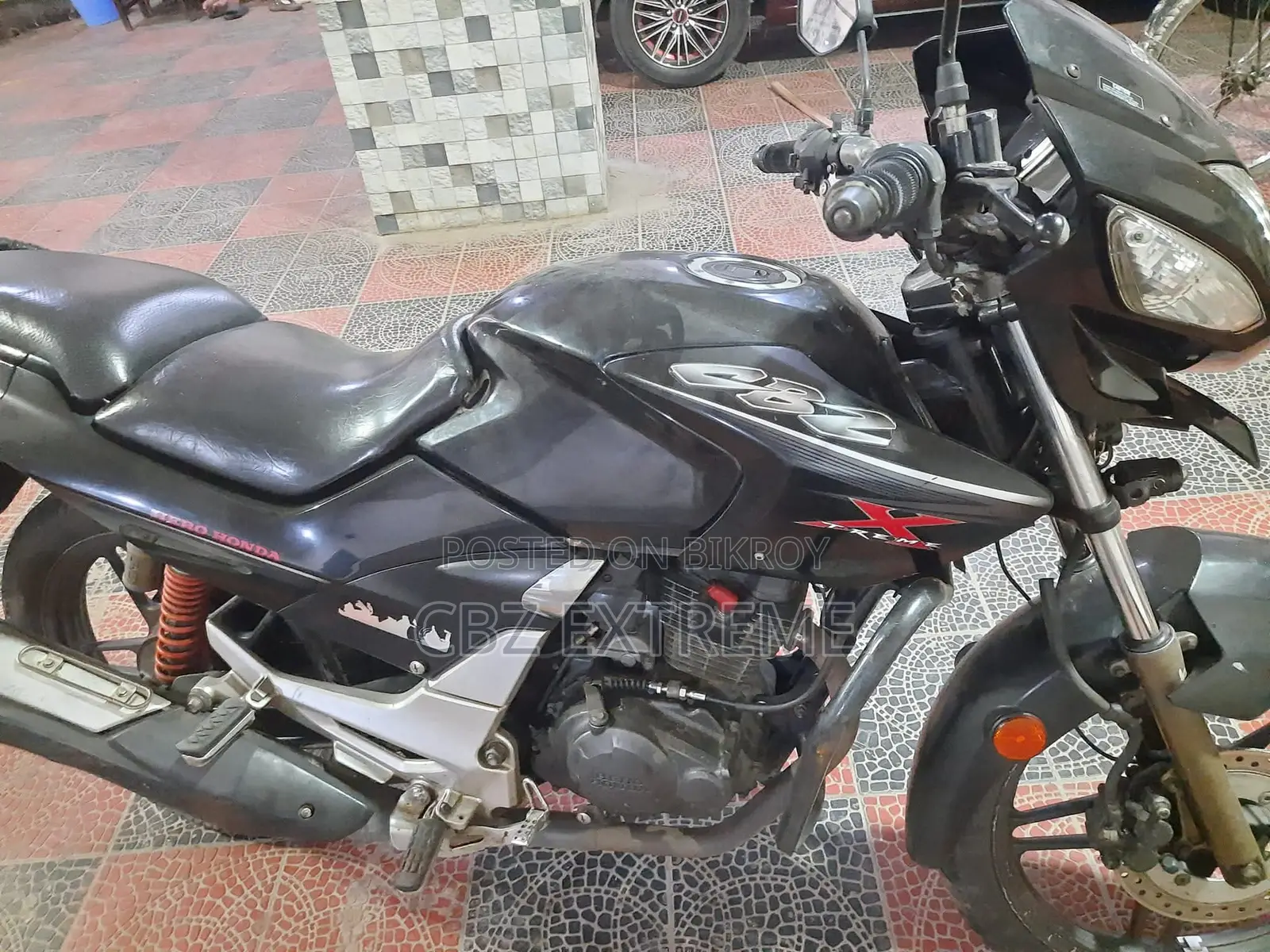Hero CBZ Xtrem . 2011