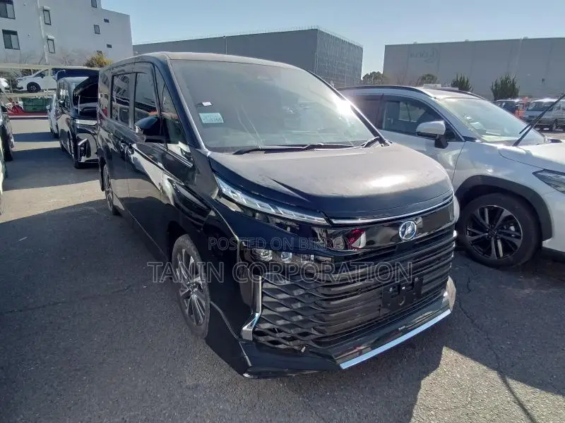 Toyota Voxy Hybrid S-Z 2024