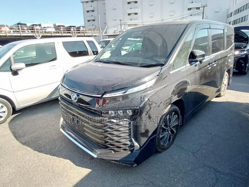 Toyota Voxy Hybrid S-Z 2024