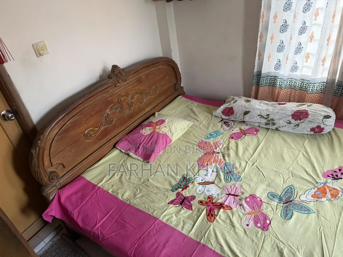 Shegun wood king size bed