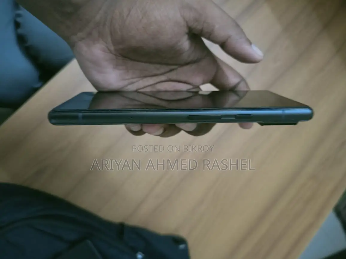 Google Pixel 6 . (Used)