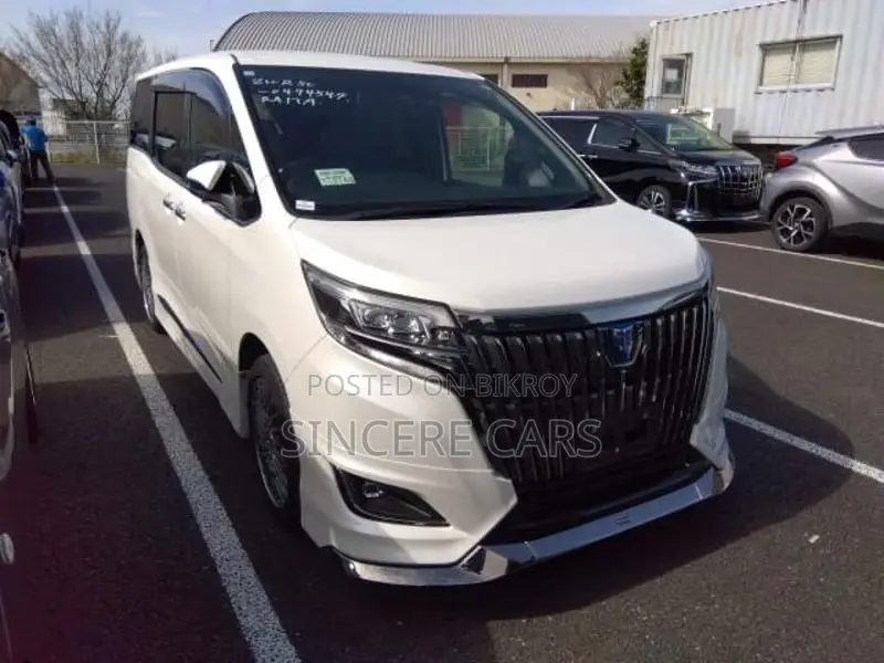 Toyota Esquire GI PREMIUM HYBRID 4.5 2020