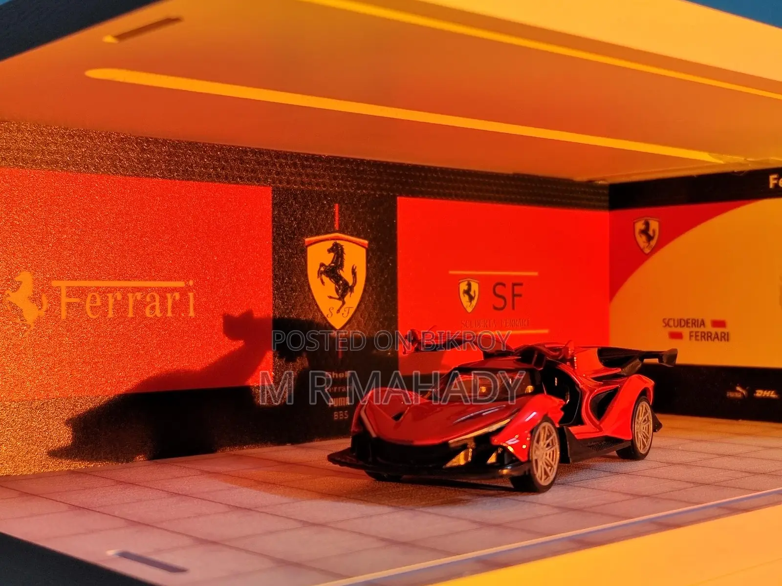 Diaroma Hot Wheels, Matchbox, Majorette)