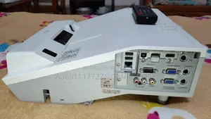 HITACHI CP-TW3005 SHORT THROUGH PROJECTOR