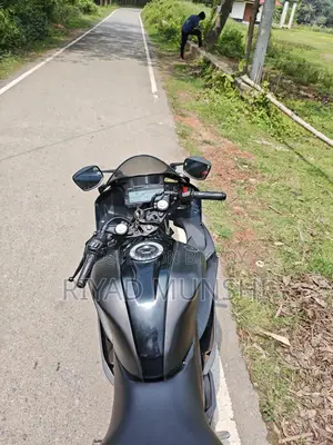 Yamaha R15 V3 2024