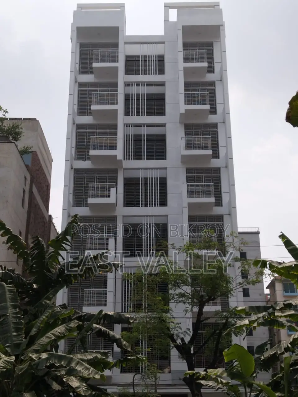 I Block 1500 sqft al most ready flat for sale in bashundhara r/a,
