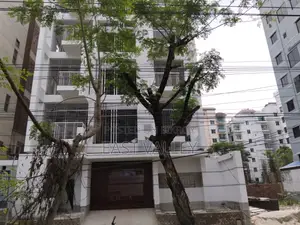 I Block 1500 sqft almost ready flat for sale in Bashundhara R/A