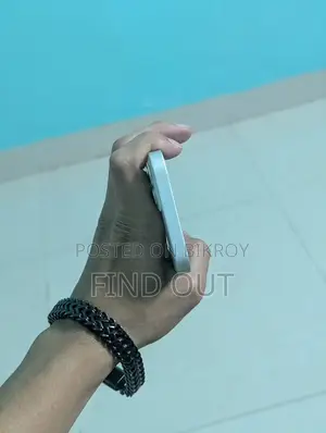 Apple iPhone 13 (Used)