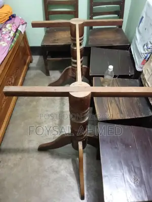 ডাইনিং টেবিল ৫ টি চেয়ার সহ
