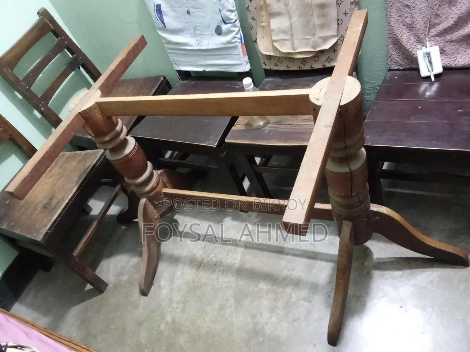 ডাইনিং টেবিল ৫ টি চেয়ার সহ