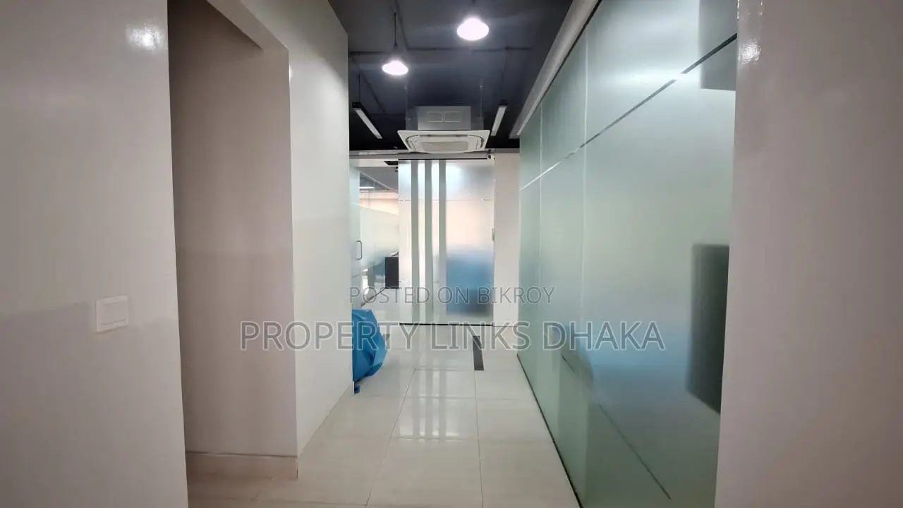 কমার্শিয়াল অফিস স্পেস বাড্ডা লিং রোড